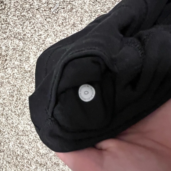 Lululemon black biker shorts 6in - Picture 6 of 6